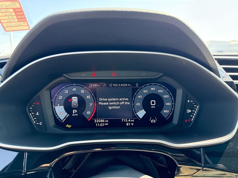 Audi Q3 Vehicle Full-screen Gallery Image 13