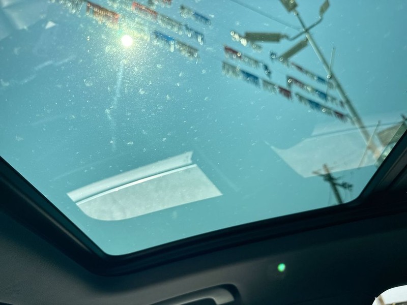 Audi Q3 Vehicle Full-screen Gallery Image 19