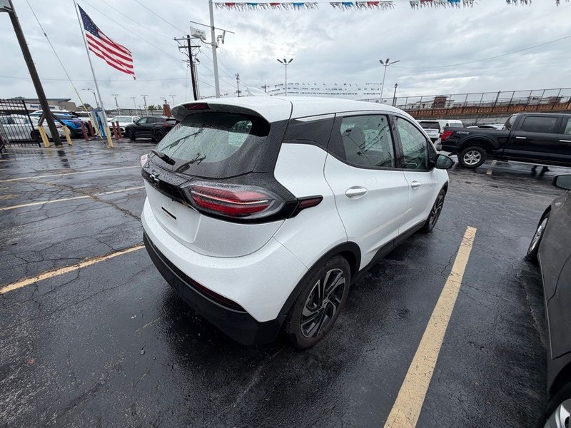 Chevrolet Bolt EV Vehicle Full-screen Gallery Image 04