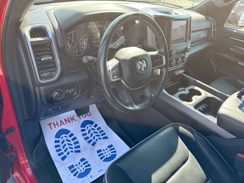 Ram 1500 Vehicle Full-screen Gallery Image 17