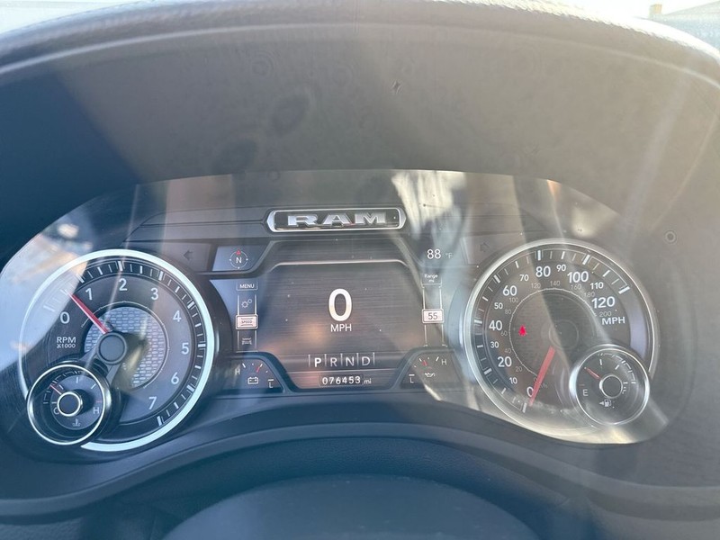 Ram 1500 Vehicle Full-screen Gallery Image 18
