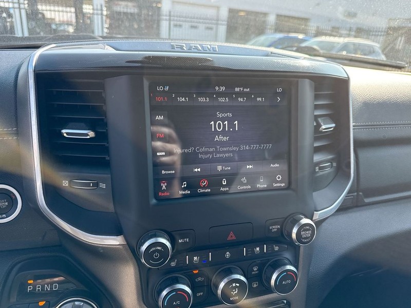 Ram 1500 Vehicle Full-screen Gallery Image 20