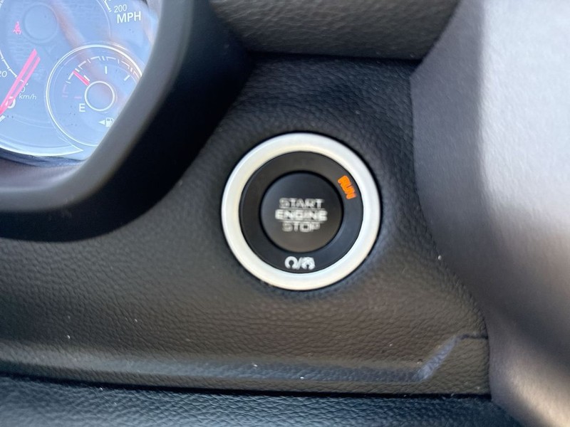 Ram 1500 Vehicle Full-screen Gallery Image 23