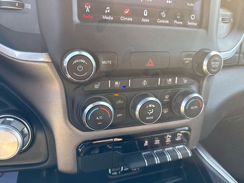 Ram 1500 Vehicle Full-screen Gallery Image 24