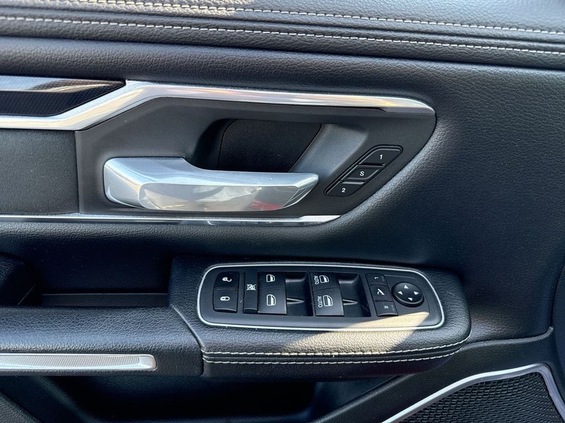 Ram 1500 Vehicle Full-screen Gallery Image 29