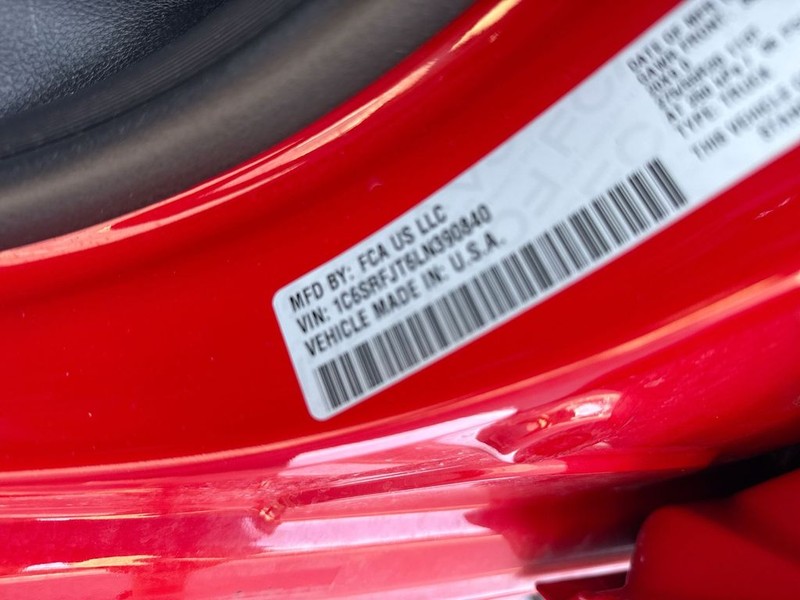 Ram 1500 Vehicle Full-screen Gallery Image 37