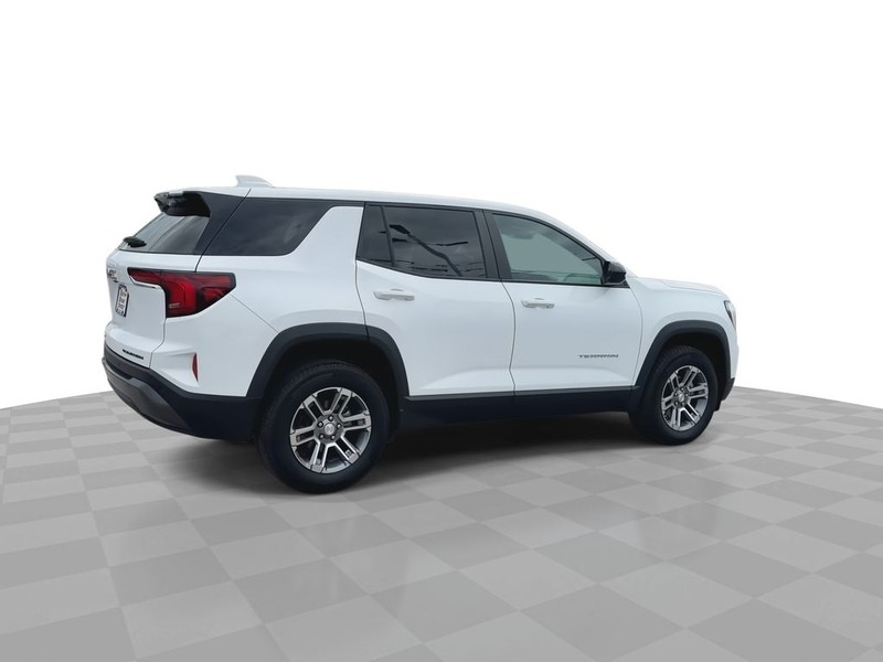 GMC Terrain Vehicle Full-screen Gallery Image 13