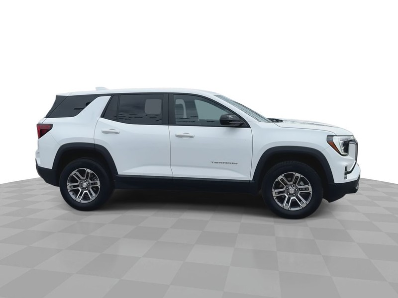 GMC Terrain Vehicle Full-screen Gallery Image 14