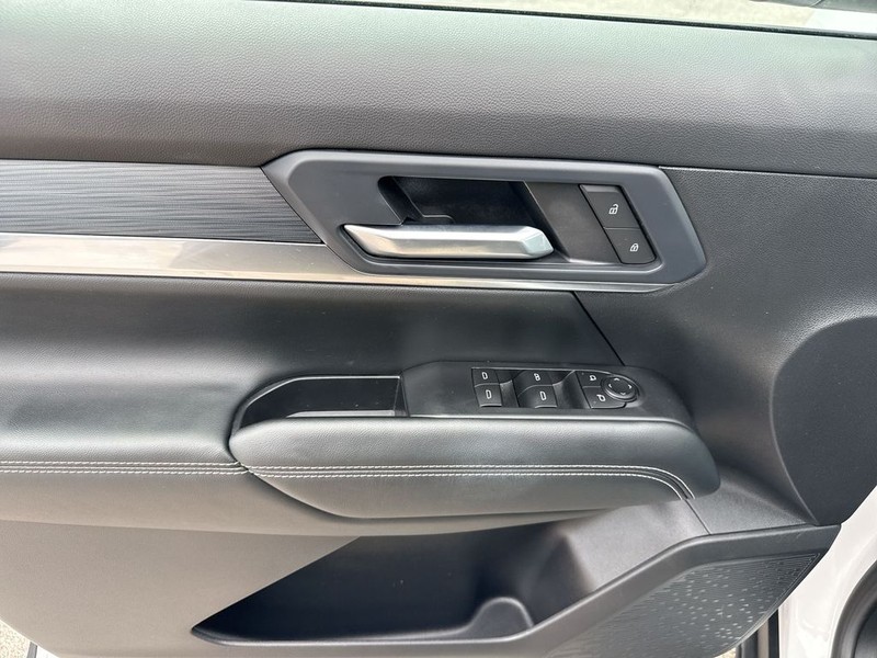 GMC Terrain Vehicle Full-screen Gallery Image 28