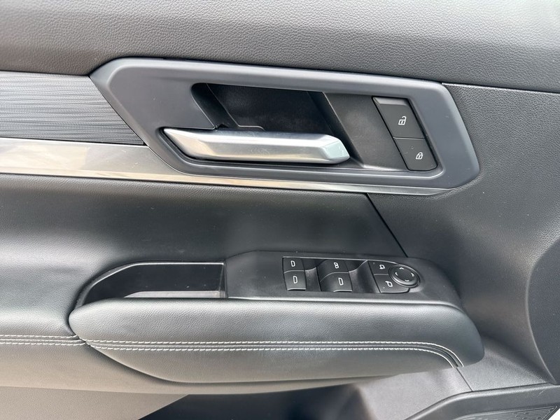 GMC Terrain Vehicle Full-screen Gallery Image 29