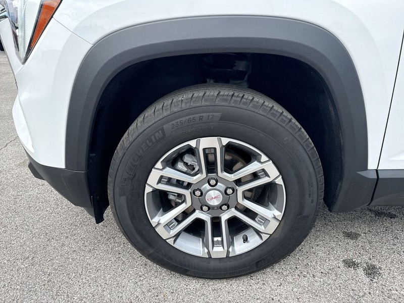 GMC Terrain Vehicle Full-screen Gallery Image 36