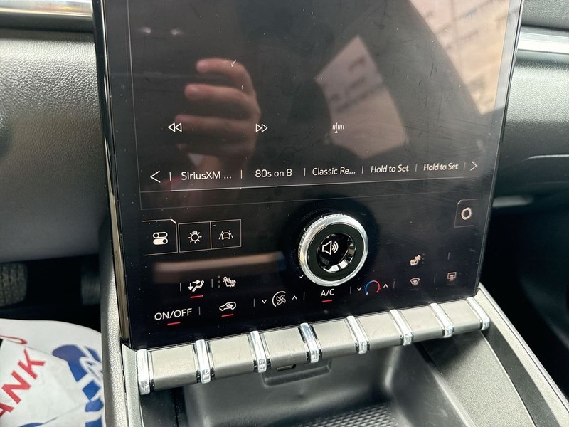 GMC Terrain Vehicle Full-screen Gallery Image 38