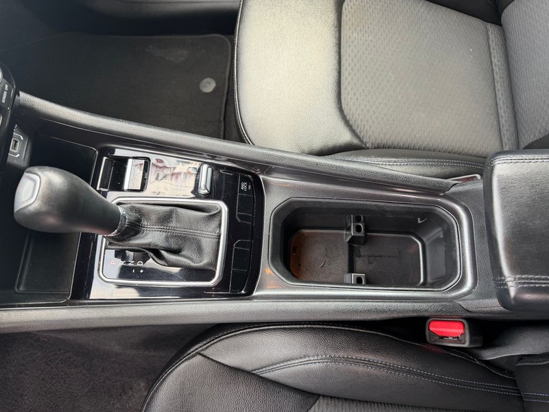 Jeep Compass Vehicle Full-screen Gallery Image 21