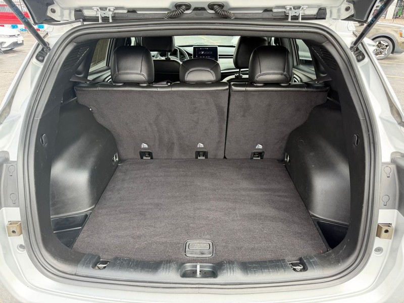 Jeep Compass Vehicle Full-screen Gallery Image 27
