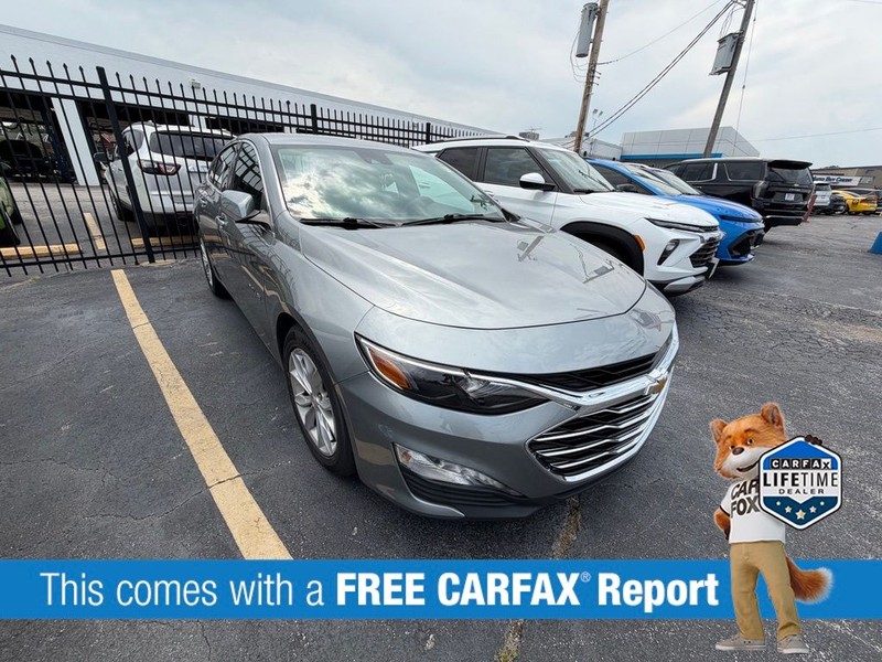 Chevrolet Malibu Vehicle Full-screen Gallery Image 02