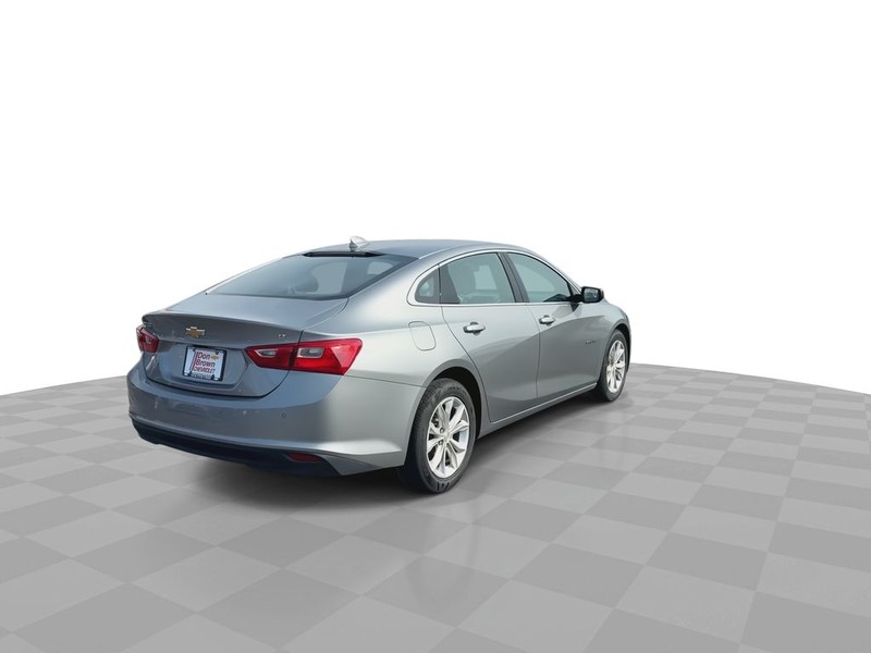Chevrolet Malibu Vehicle Full-screen Gallery Image 09