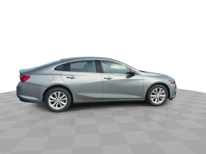 Chevrolet Malibu Vehicle Full-screen Gallery Image 10