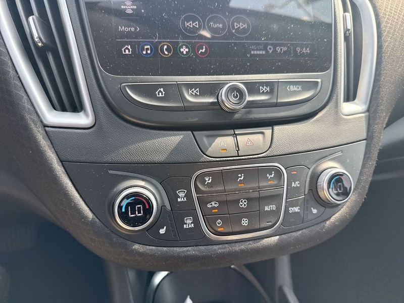 Chevrolet Malibu Vehicle Full-screen Gallery Image 19