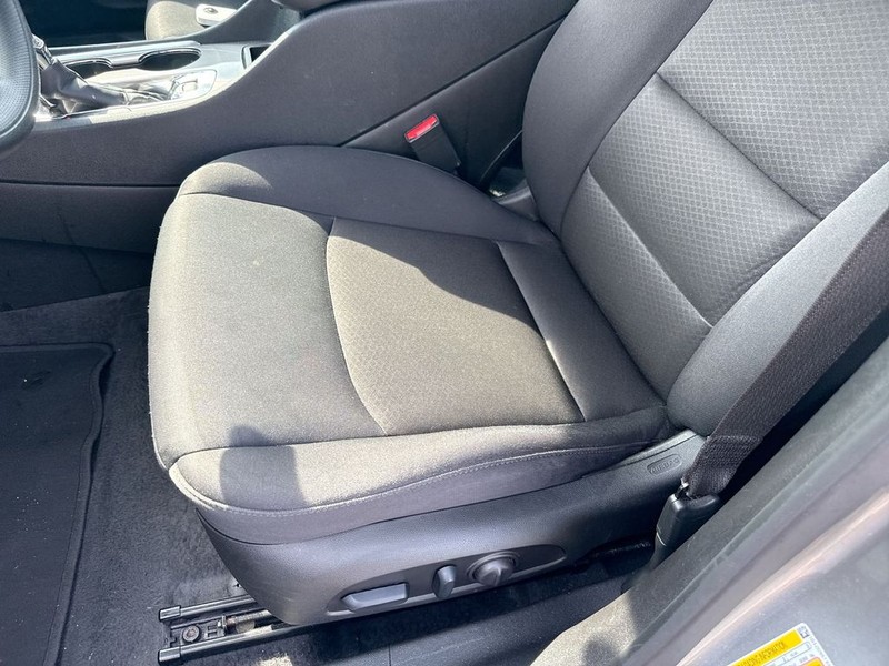 Chevrolet Malibu Vehicle Full-screen Gallery Image 21