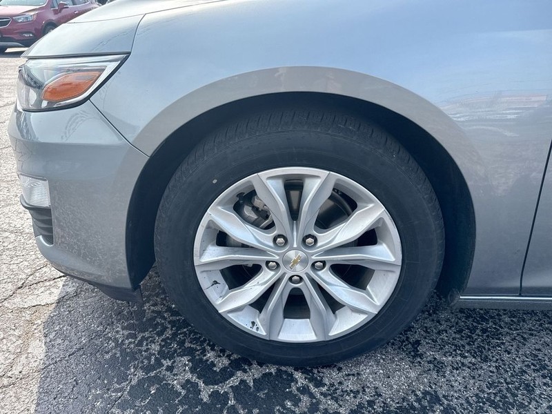 Chevrolet Malibu Vehicle Full-screen Gallery Image 31