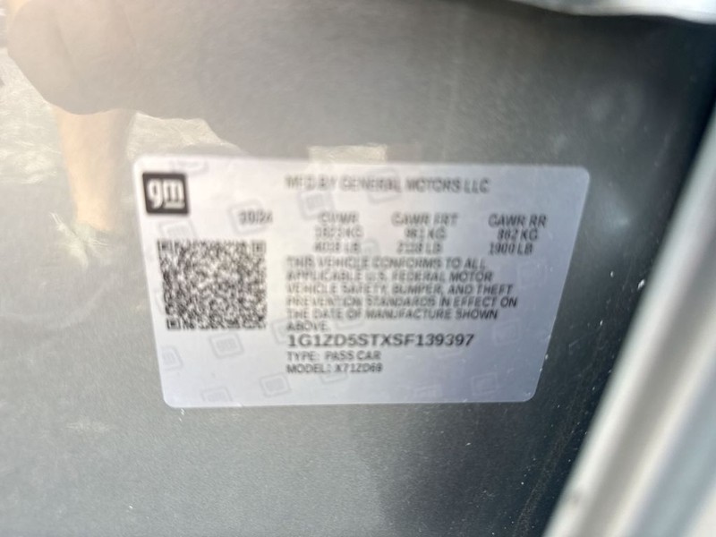 Chevrolet Malibu Vehicle Full-screen Gallery Image 32