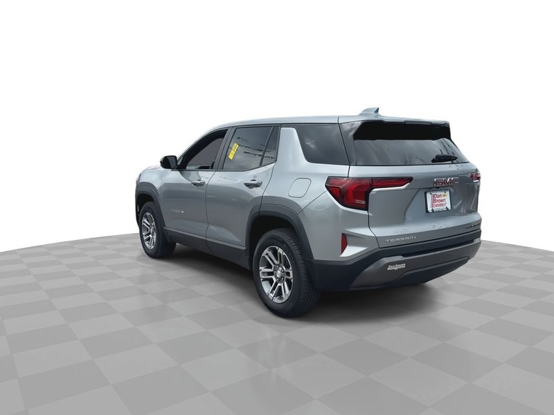 GMC Terrain Vehicle Full-screen Gallery Image 10