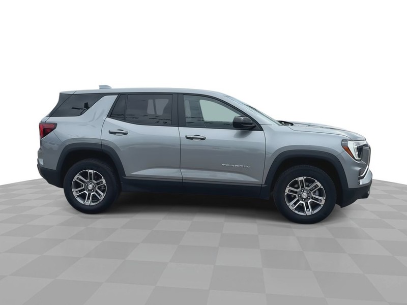 GMC Terrain Vehicle Full-screen Gallery Image 14