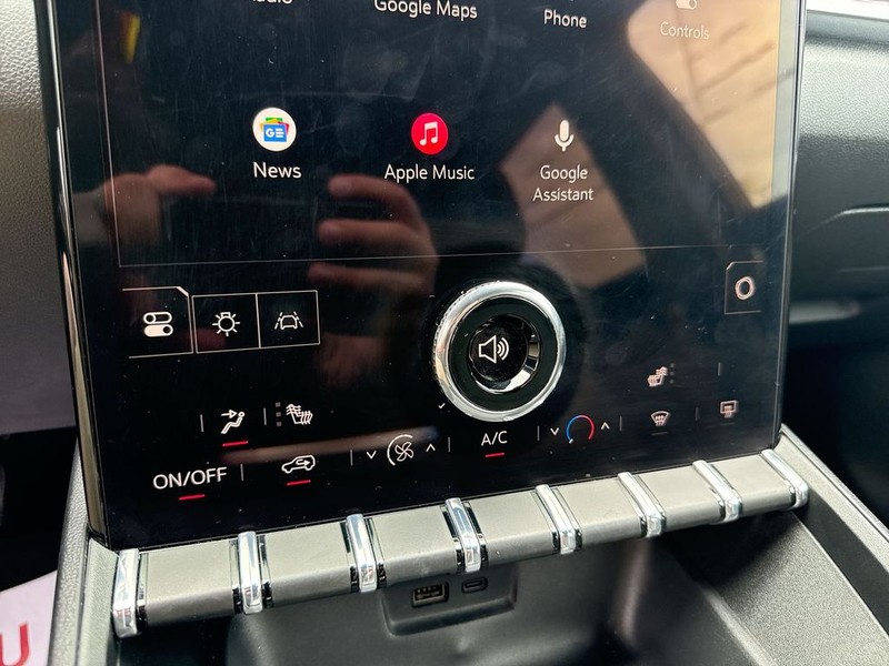GMC Terrain Vehicle Full-screen Gallery Image 24