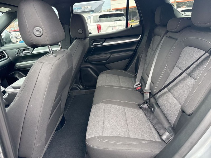 GMC Terrain Vehicle Full-screen Gallery Image 30