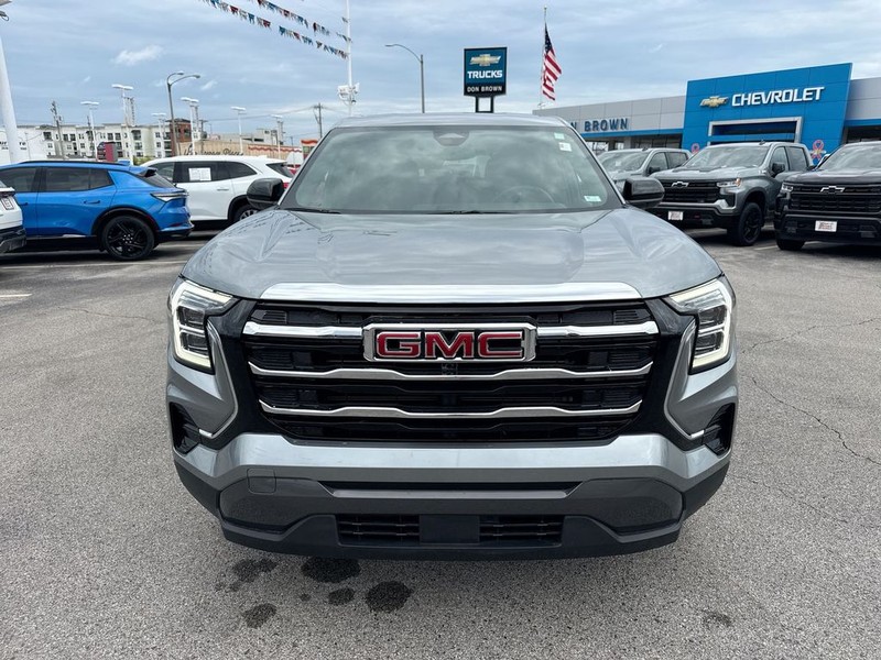 GMC Terrain Vehicle Full-screen Gallery Image 35