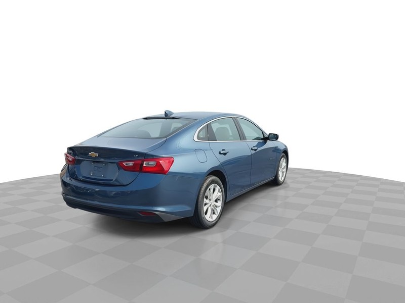 Chevrolet Malibu Vehicle Full-screen Gallery Image 09