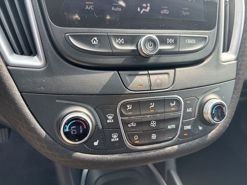 Chevrolet Malibu Vehicle Full-screen Gallery Image 19