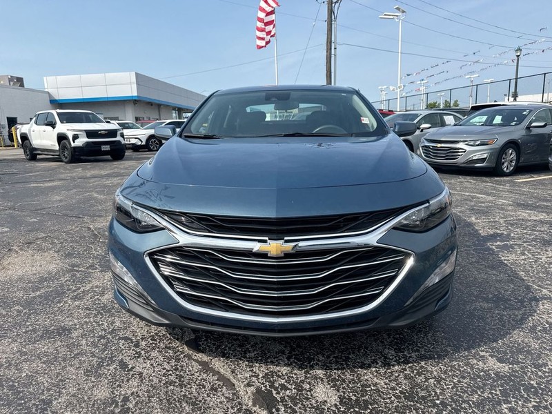 Chevrolet Malibu Vehicle Full-screen Gallery Image 30