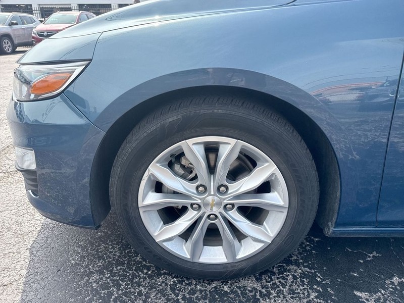 Chevrolet Malibu Vehicle Full-screen Gallery Image 31
