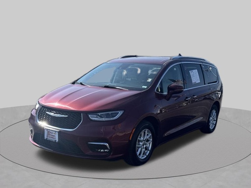 Chrysler Pacifica Vehicle Full-screen Gallery Image 3