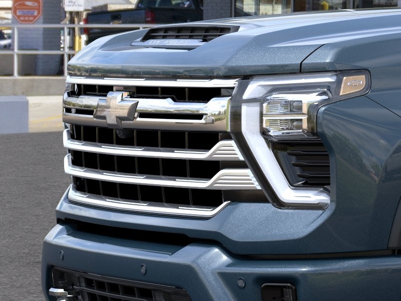 Chevrolet Silverado 3500 HD Vehicle Full-screen Gallery Image 13