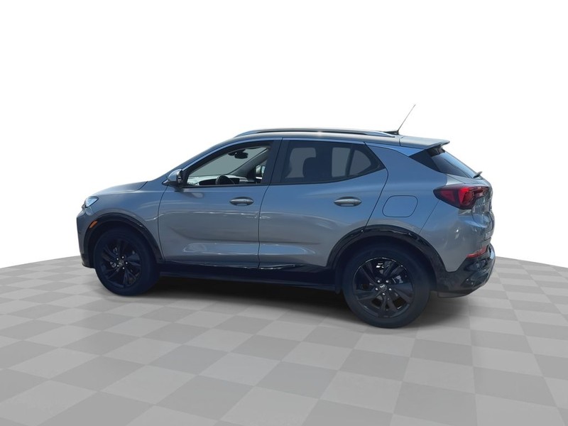 Buick Encore GX Vehicle Full-screen Gallery Image 10