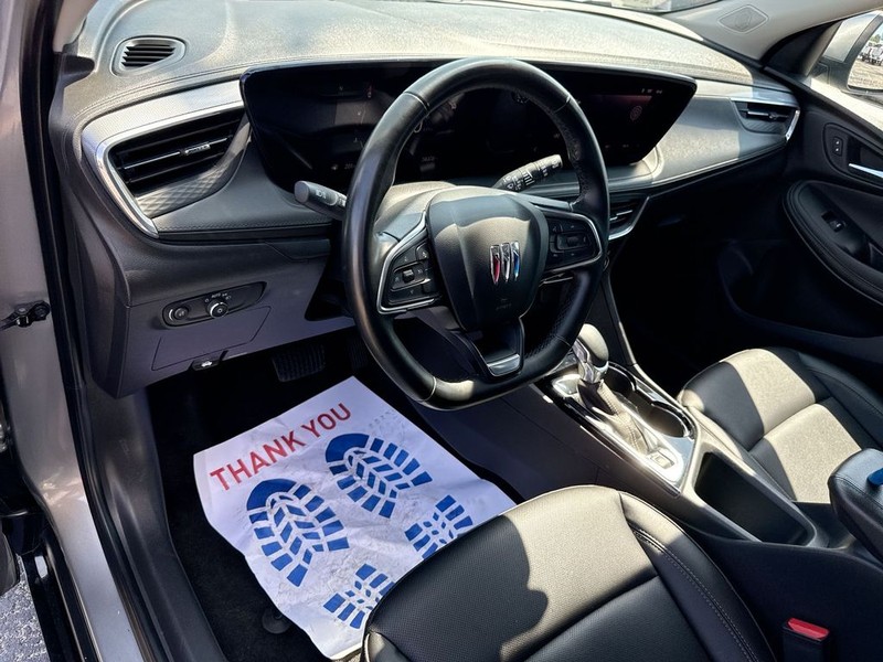 Buick Encore GX Vehicle Full-screen Gallery Image 17