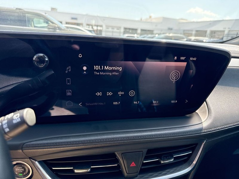 Buick Encore GX Vehicle Full-screen Gallery Image 20