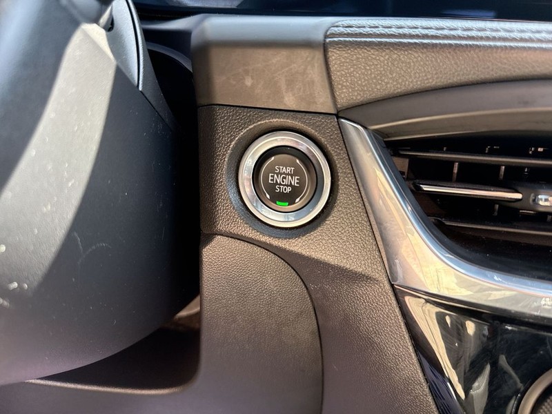 Buick Encore GX Vehicle Full-screen Gallery Image 23