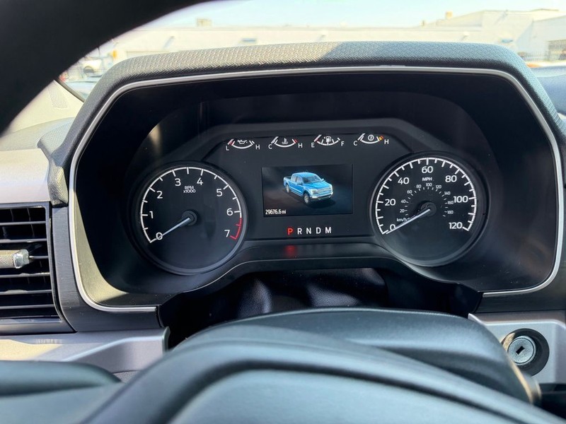 Ford F-150 Vehicle Full-screen Gallery Image 17