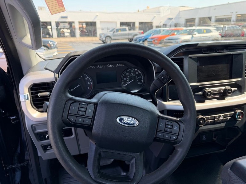 Ford F-150 Vehicle Full-screen Gallery Image 21
