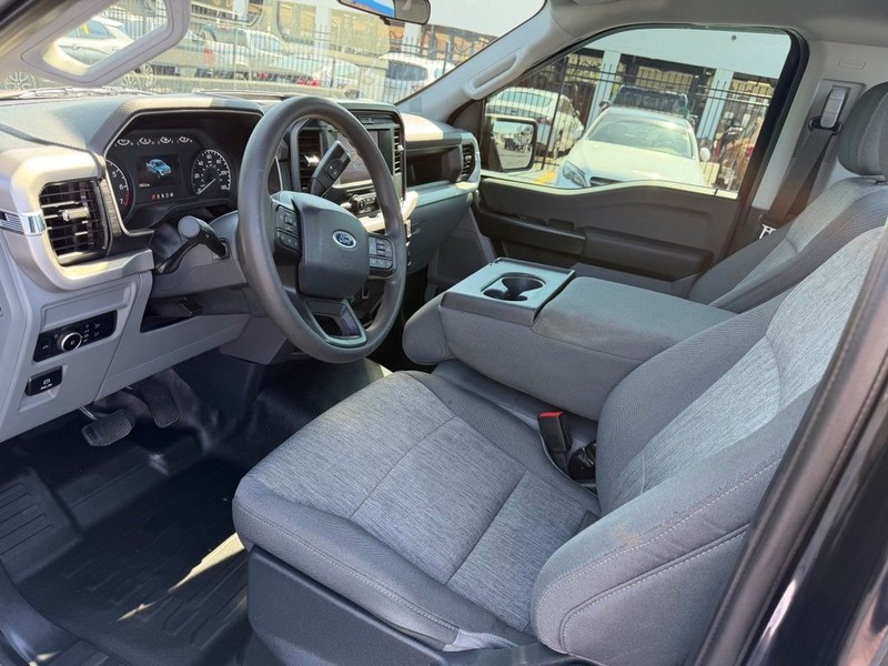 Ford F-150 Vehicle Full-screen Gallery Image 22