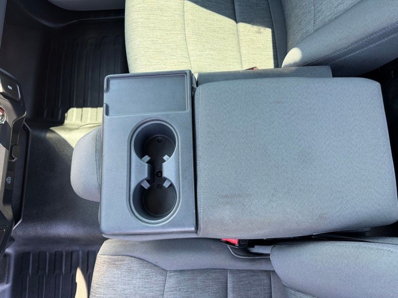 Ford F-150 Vehicle Full-screen Gallery Image 24