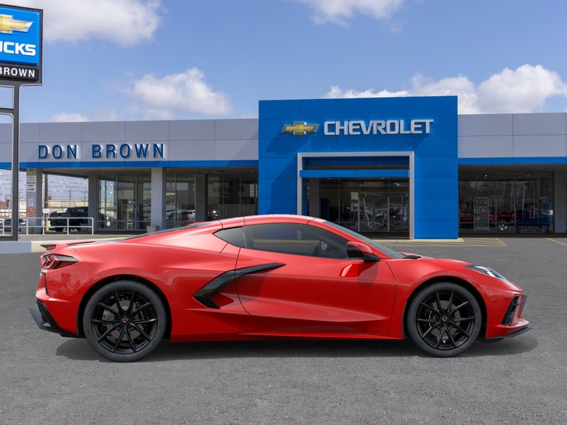 Chevrolet Corvette Stingray Vehicle Full-screen Gallery Image 5