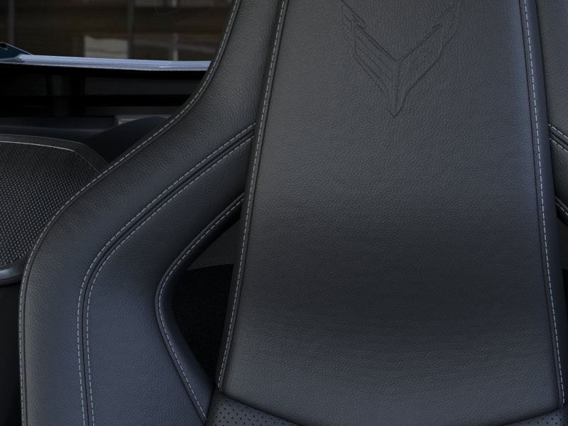 Chevrolet Corvette Stingray Vehicle Full-screen Gallery Image 21