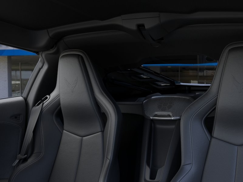 Chevrolet Corvette Stingray Vehicle Full-screen Gallery Image 24