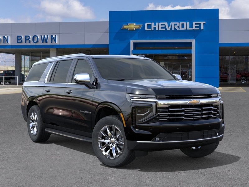 Chevrolet Suburban Vehicle Full-screen Gallery Image 7