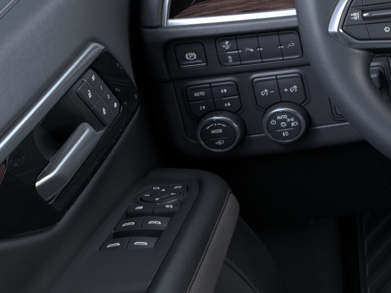 Chevrolet Suburban Vehicle Full-screen Gallery Image 22