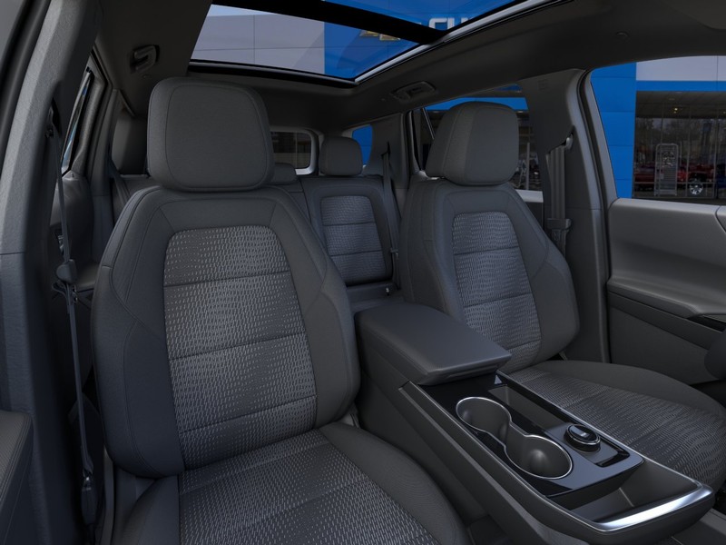 Chevrolet Equinox Vehicle Full-screen Gallery Image 16